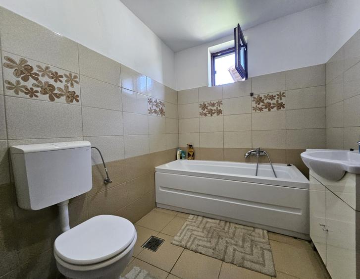 Duplex cu 4 camere cu Teren 198 Mp în Domnești
