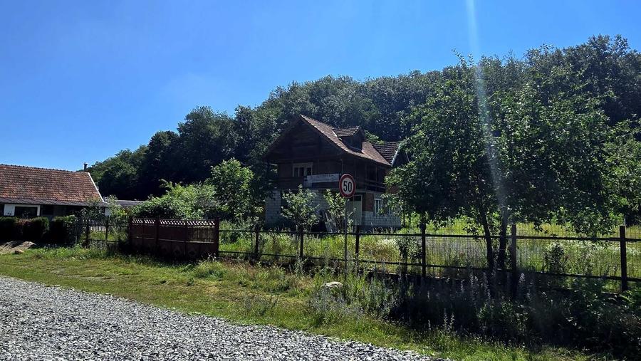 Casă cu 4 camere în Nadăș