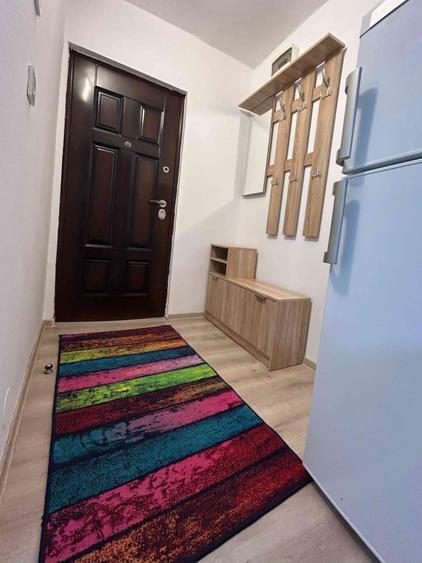 Garsonieră decomandată în Central