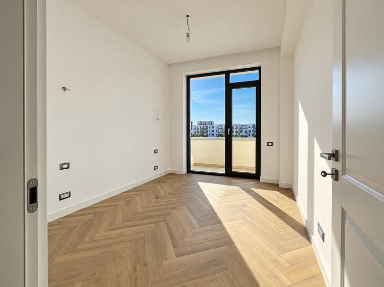 Apartament cu 3 camere semidecomandat în Pipera