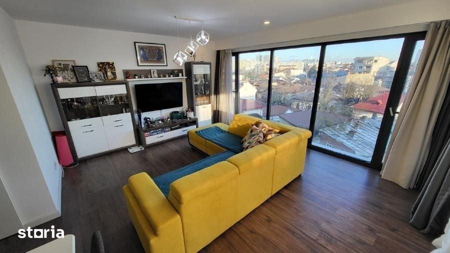 Apartament cu 3 camere în Gara de Nord