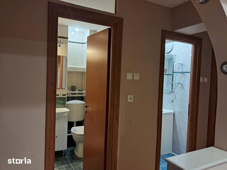 Apartament cu 4 camere în Republicii