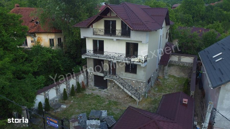 Casă cu 4 camere în Câmpulung Muscel