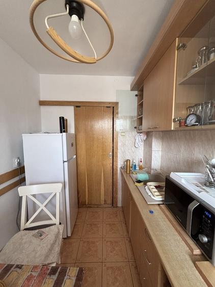 Apartament cu 3 camere decomandat în Torontalului