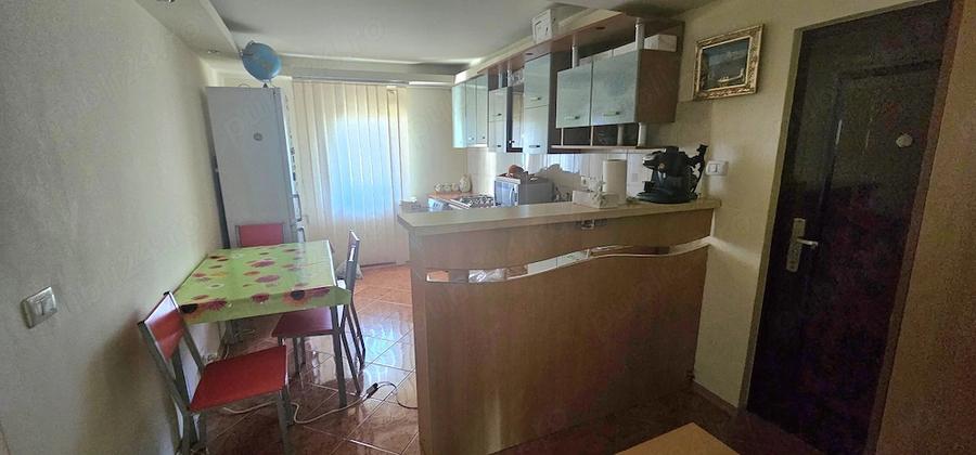 Apartament cu 3 camere decomandat în Central