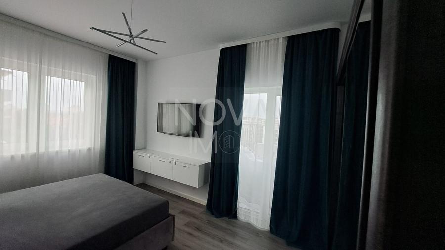 Apartament cu 3 camere semidecomandat, mobilat în Mihai Viteazul