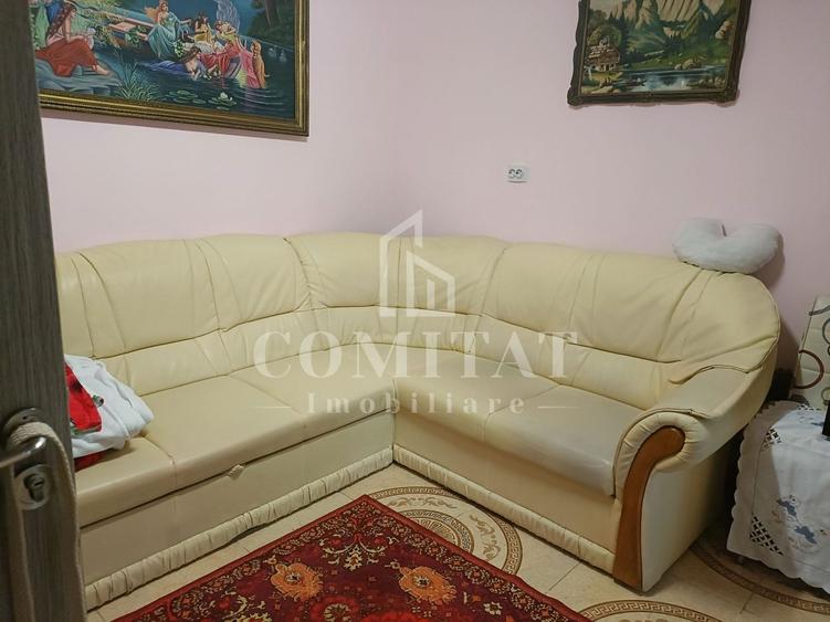 Casă individuală cu 5 camere cu Canalizare în Plopilor