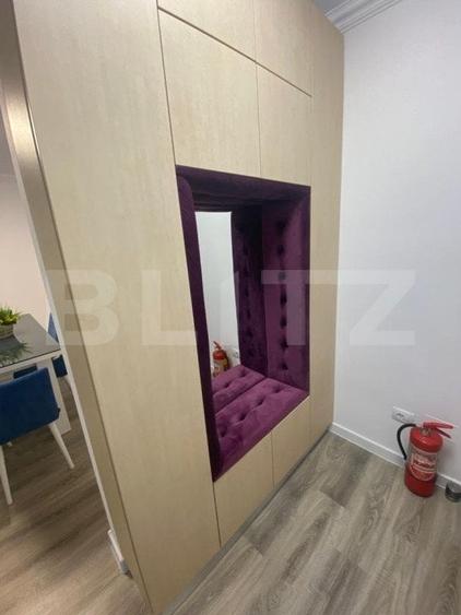 Apartament cu 3 camere semidecomandat, mobilat în Calea București