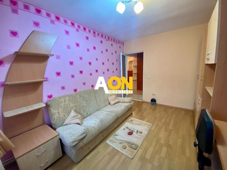 Apartament cu 2 camere semidecomandat, mobilat în Cetate