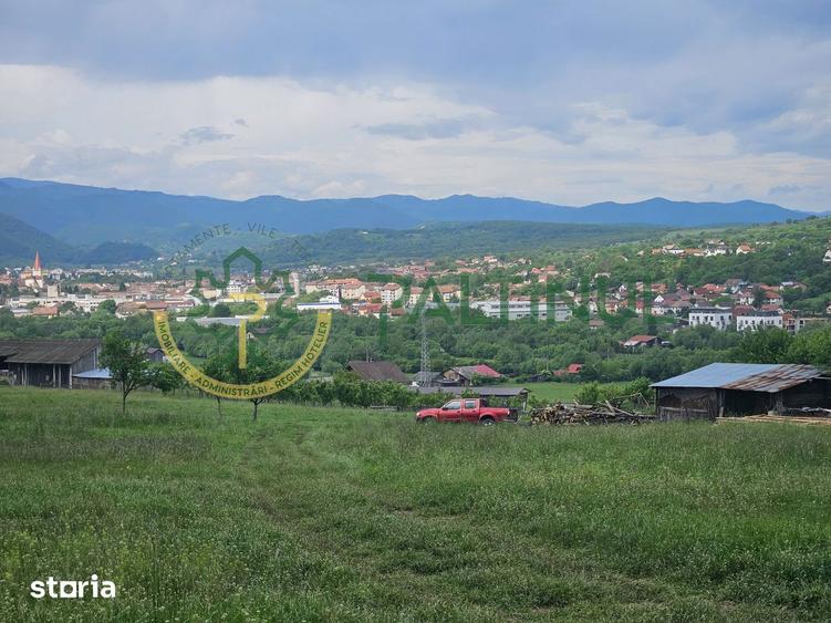 Teren de 5000 mp, în Gura Râului