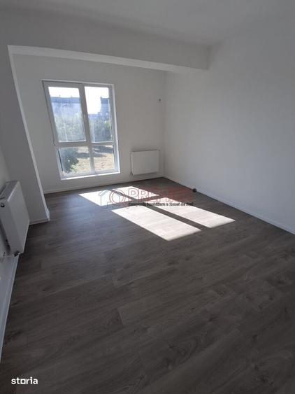 Apartament cu 3 camere decomandat în Berceni