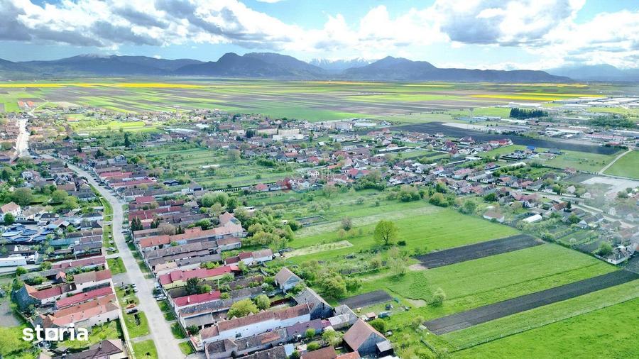 Teren de 4400 mp, în Prejmer
