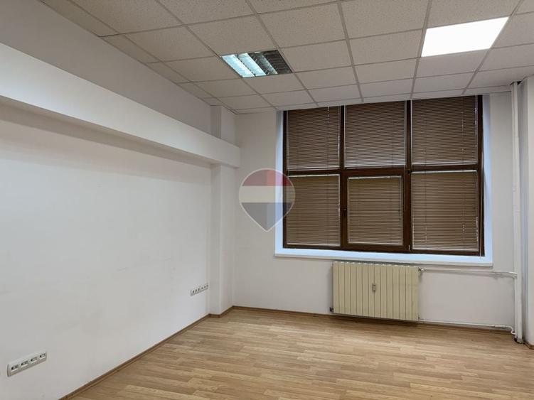 Spațiu comercial, de 304 mp, în Grivița