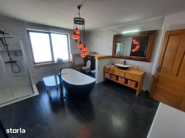 Casă cu 4 camere cu Teren 550 Mp în Mărtinești