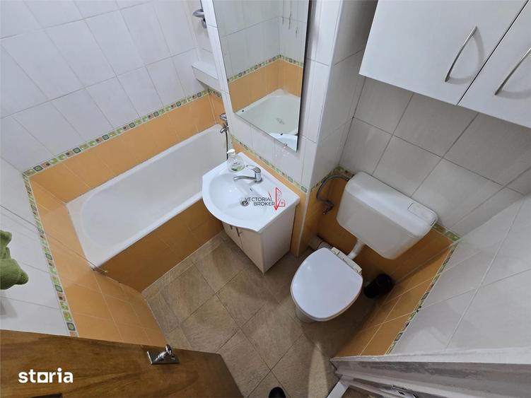 Apartament cu 2 camere decomandat în Tei