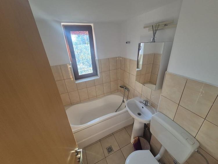 Apartament cu 3 camere decomandat în Metalurgie