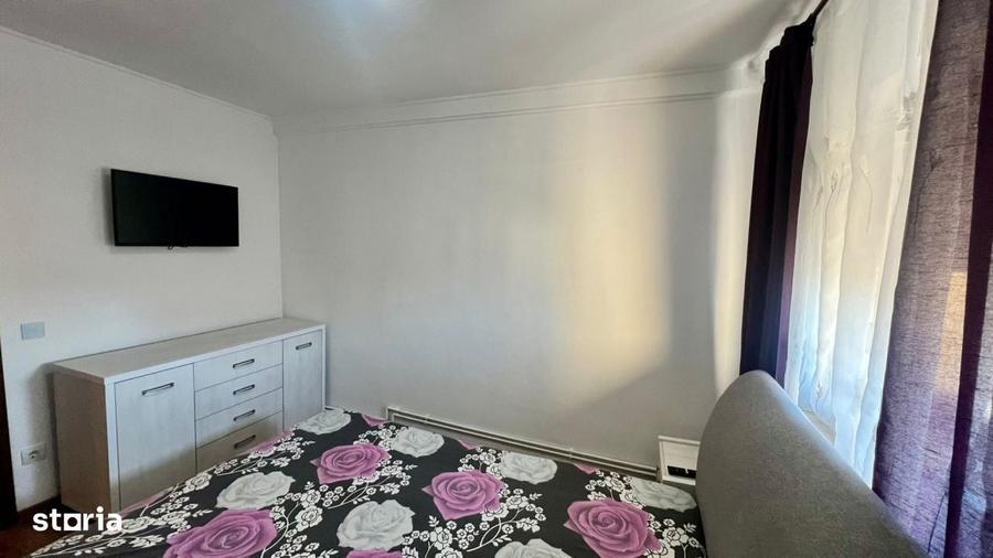 Apartament cu 3 camere decomandat în Găvana