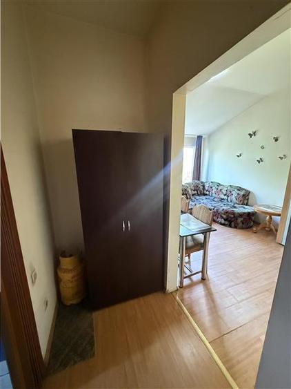 Garsoniera Spatioasa de Vanzare | Zona Poarta 6 - 8