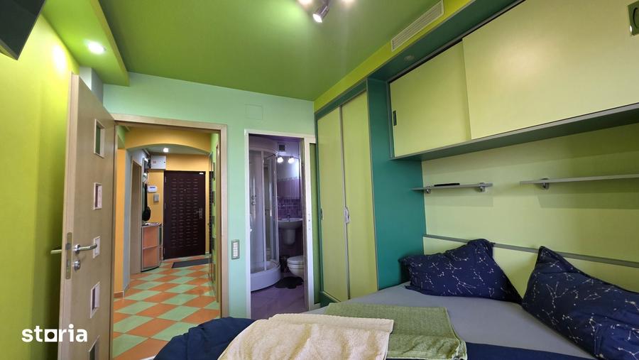 Apartament cu 4 camere decomandat în Complex Studențesc