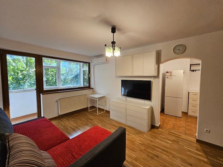 Apartament cu 2 camere semidecomandat, mobilat în Ștefan cel Mare