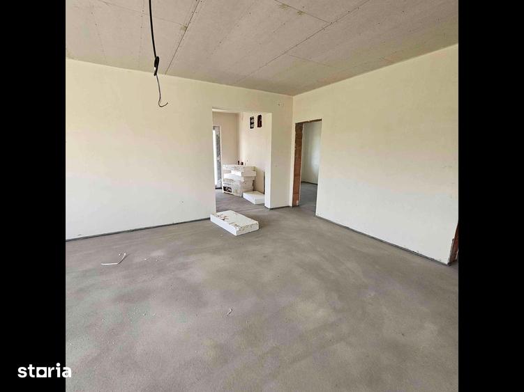 Casă cu 4 camere cu Teren 403 Mp în Oșorhei