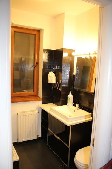 Apartament cu 2 camere semidecomandat în Băneasa