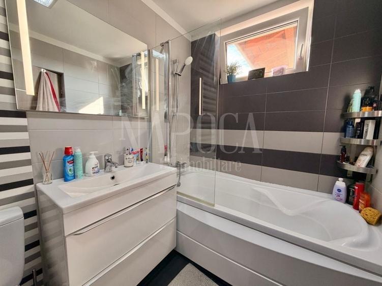 Apartament cu 3 camere semidecomandat în Florești