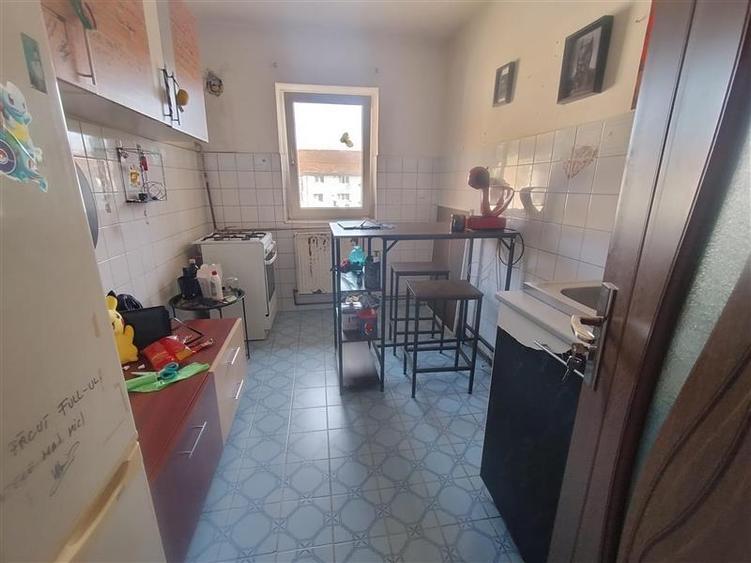 Apartament cu 3 camere decomandat, mobilat în Nord