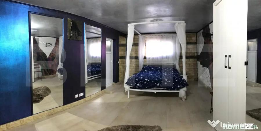 Casă cu 7 camere cu Teren 400 Mp în Central