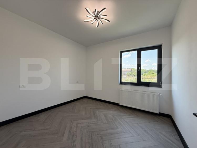 Casă cu 5 camere cu Teren 490 Mp în Sud