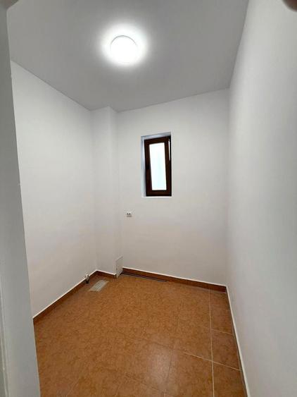 Birou, de 91 mp, în Central