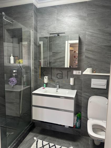 Apartament cu 4 camere semidecomandat, mobilat în Florești