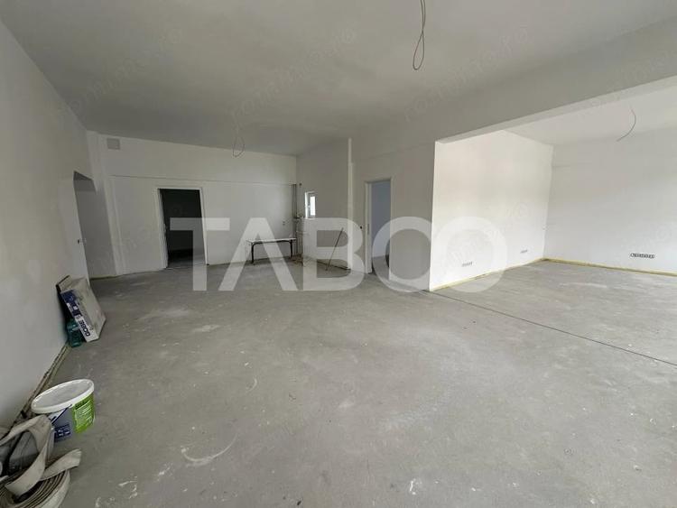 Spațiu comercial, de 915 mp, în Central