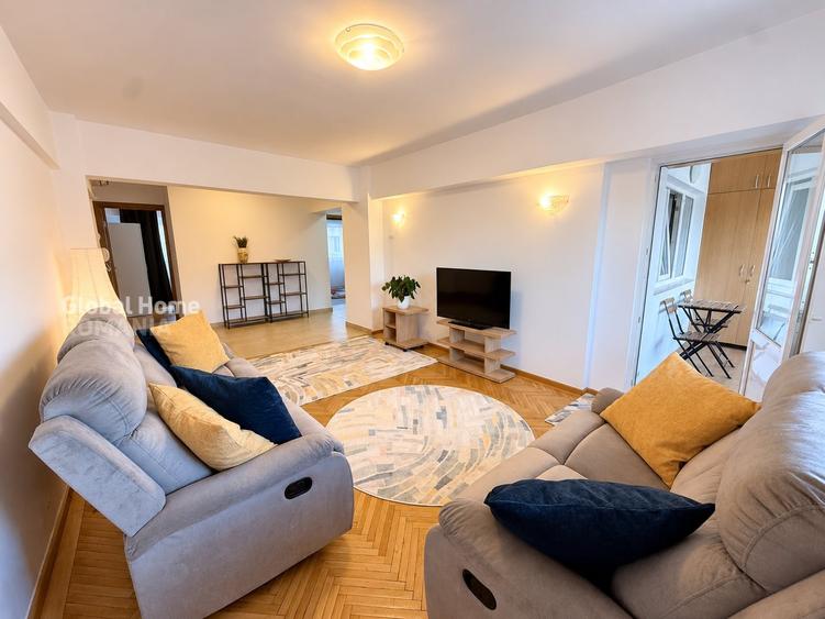 Apartament cu 4 camere decomandat, mobilat în P-ța Romană