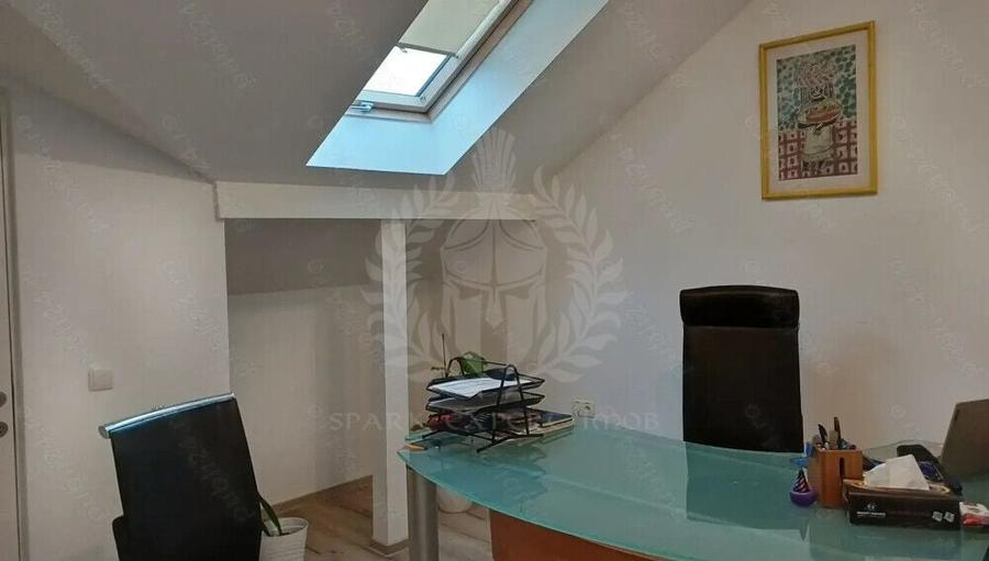 Casă cu 4 camere cu Teren 212 Mp în Central