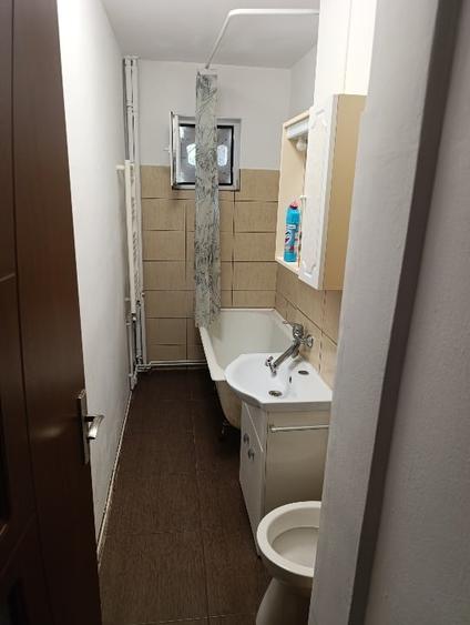 Apartament cu 3 camere nedecomandat în Mircea cel Bătrân