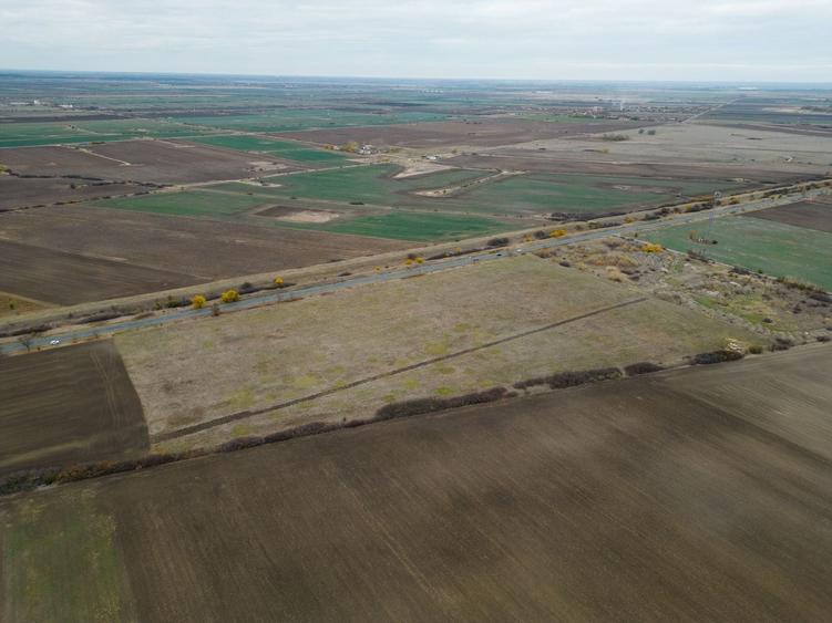 Teren agricol, în Est