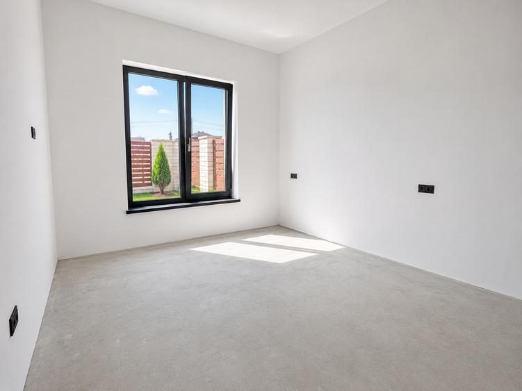 Duplex cu 5 camere cu Canalizare în Moșnița Nouă