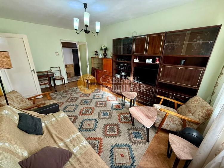 Apartament cu 2 camere semidecomandat, mobilat în Central