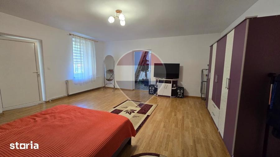 Casă cu 3 camere cu Teren 1320 Mp în Ațel
