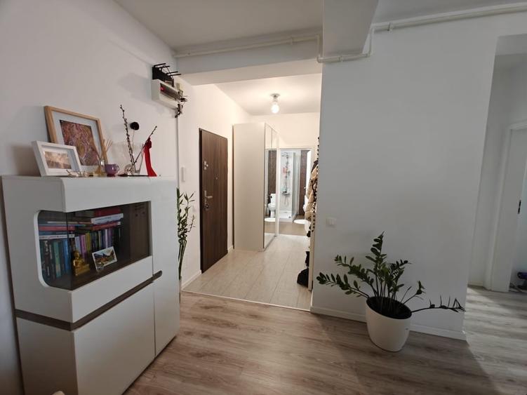 Apartament cu 3 camere decomandat, mobilat în Tomis Nord