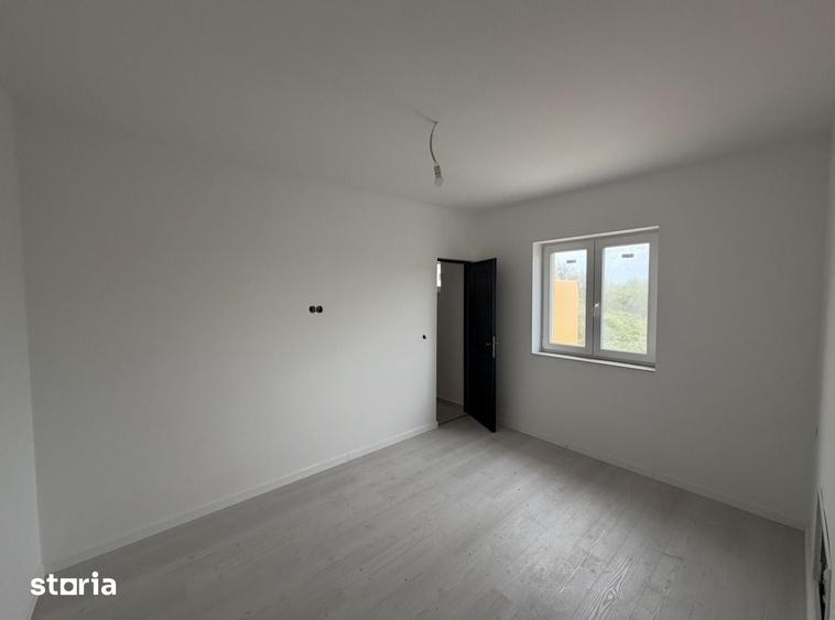 Casă cu 3 camere cu Teren 439 Mp în Central