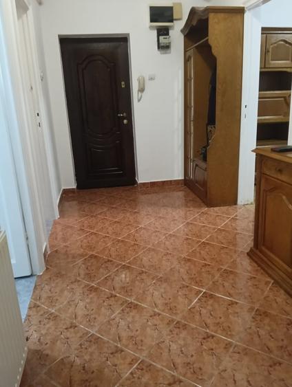 Apartament decomandat în 1 Mai
