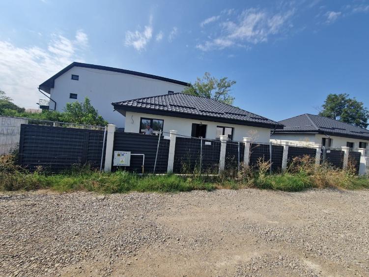Casă individuală cu 3 camere cu Teren 300 Mp în Central