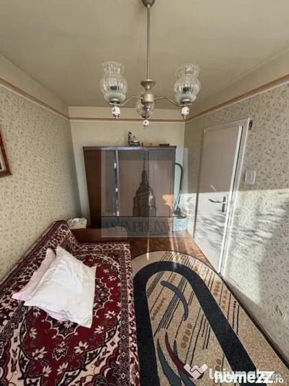 Apartament cu 3 camere semidecomandat în ISR