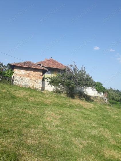 Casă cu 2 camere cu Teren 9050 Mp în Crasna