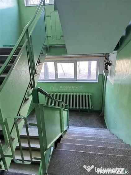 Apartament cu 3 camere decomandat în Alexandriei