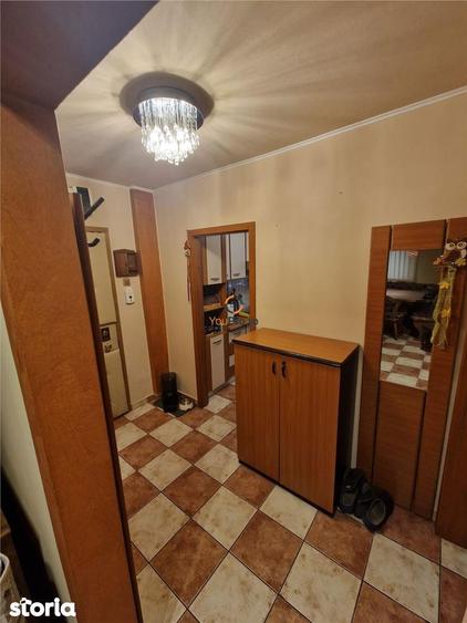 Apartament cu 4 camere decomandat în Circumvalațiunii