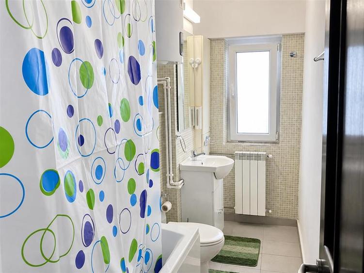 Apartament cu 2 camere decomandat, mobilat în Decebal