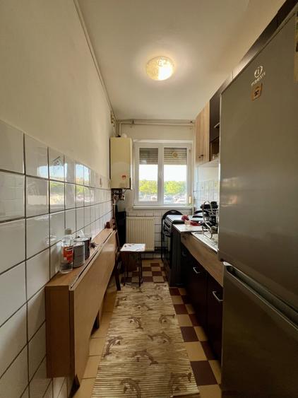 Apartament cu 2 camere semidecomandat, mobilat în Soarelui